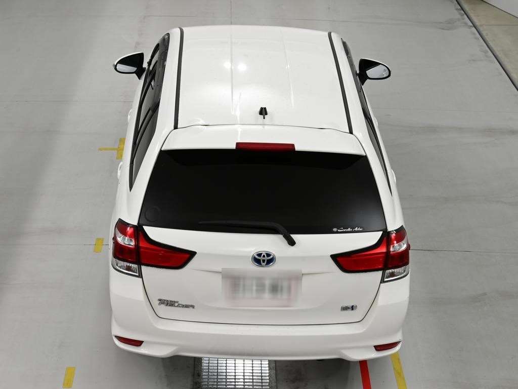 2021 Toyota Corolla Fielder ハイブリッド EX auction photo 8