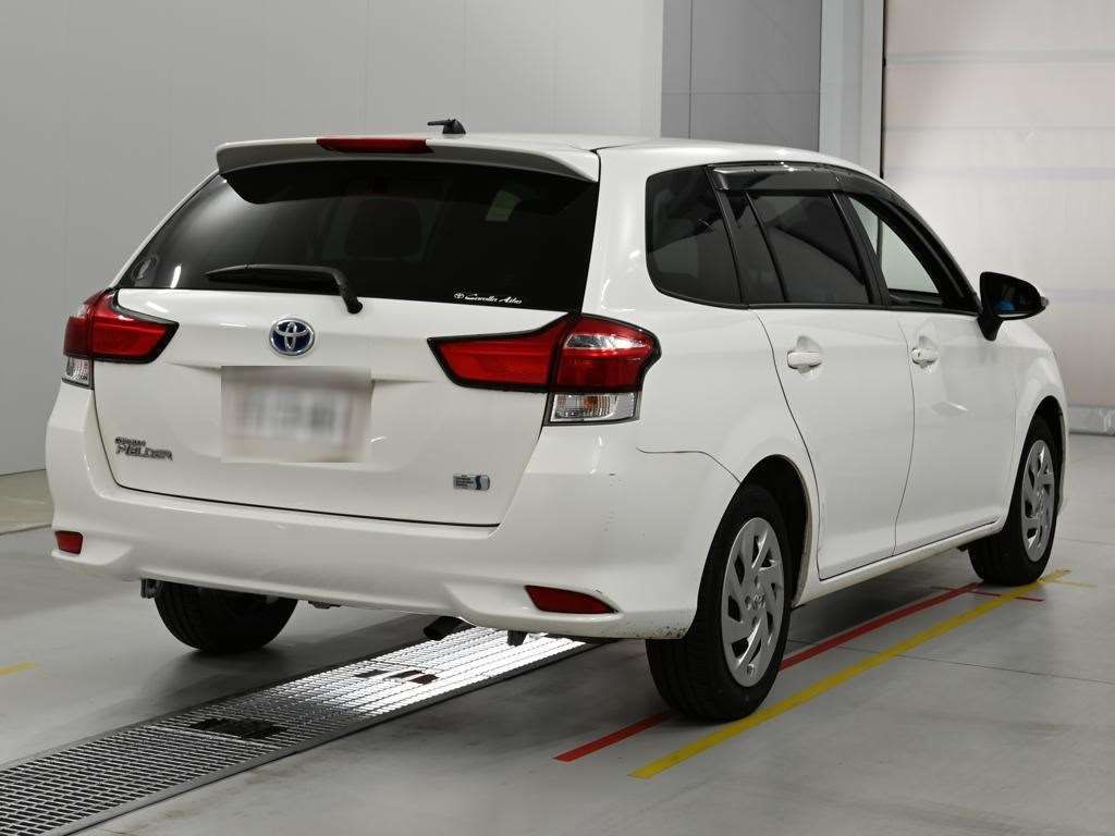 2021 Toyota Corolla Fielder ハイブリッド EX auction photo 2