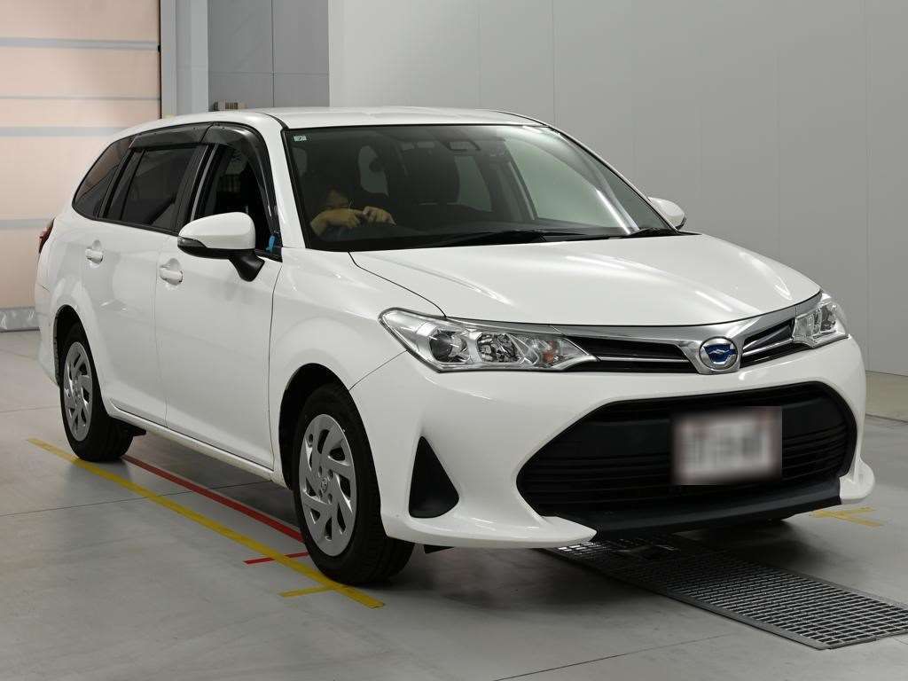 2021 Toyota Corolla Fielder ハイブリッド EX auction photo 5