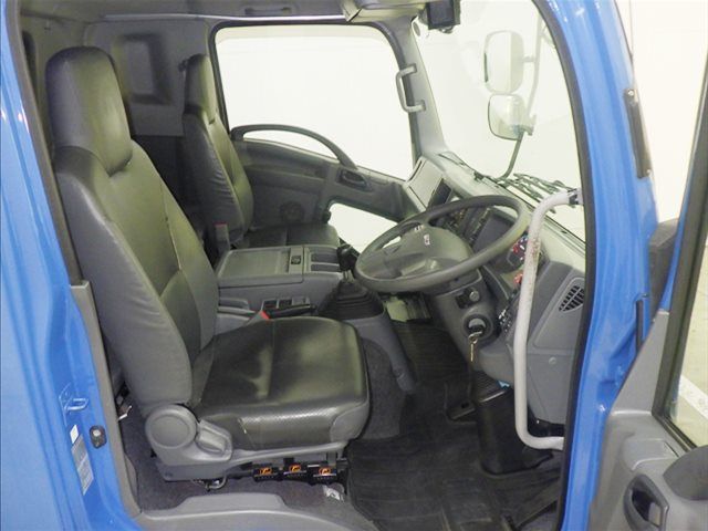 2020 Isuzu Forward Van auction photo 6