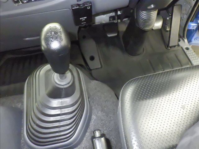 2020 Isuzu Forward Van auction photo 8