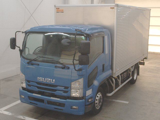 Japan Auction Vehicles 10 2020 Isuzu Forward Van auction photo