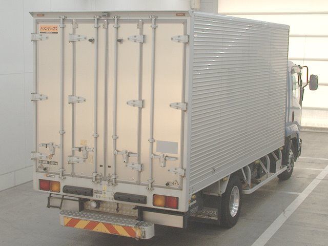 2020 Isuzu Forward Van auction photo 2