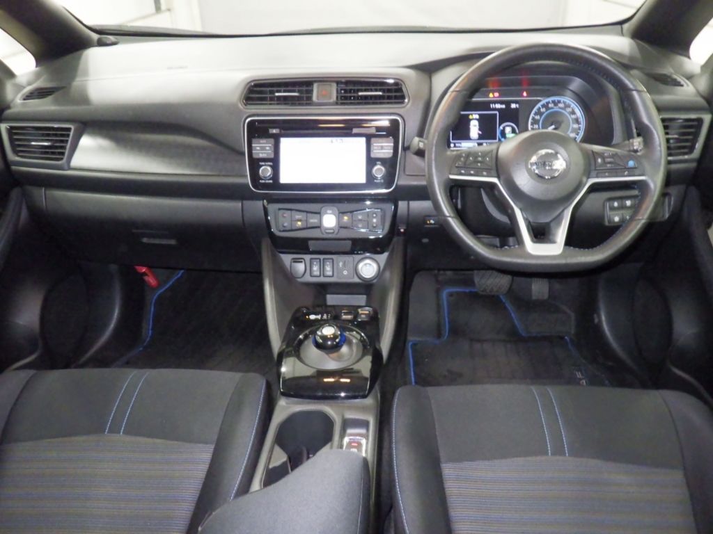 2018 Nissan Leaf G auction photo 3
