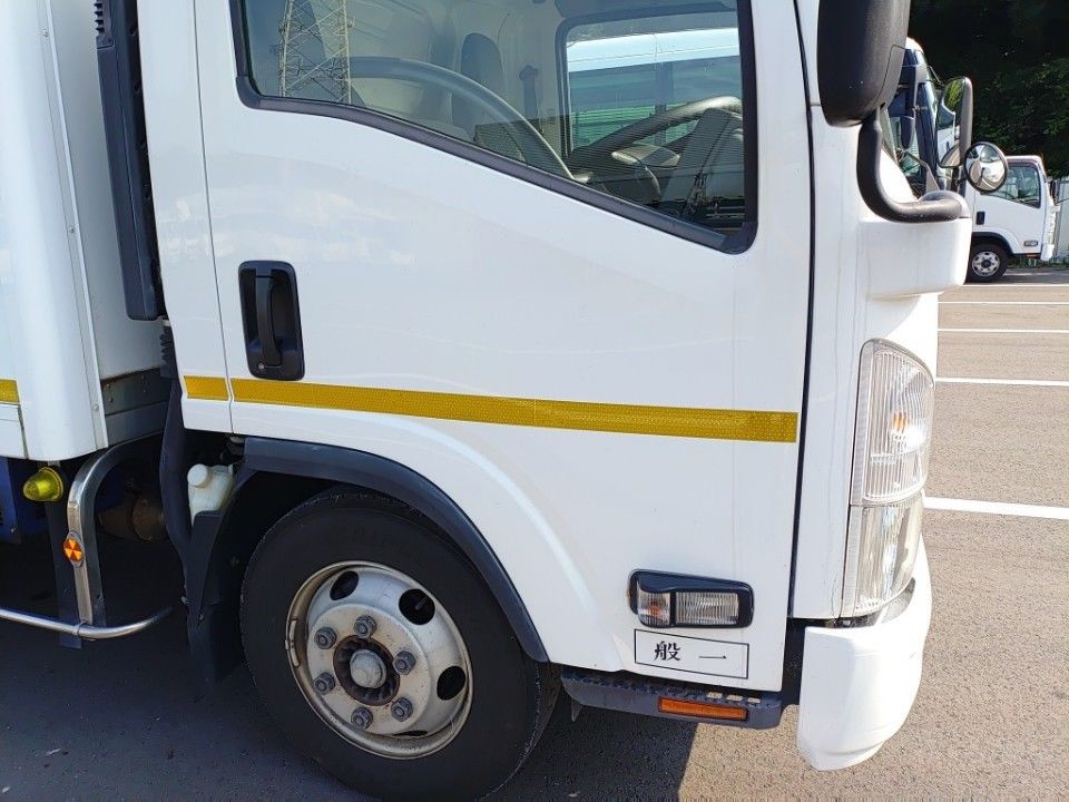 2017 Isuzu Elf auction photo 22