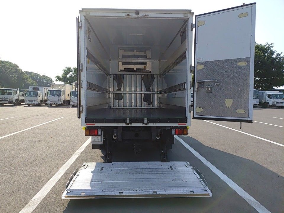 2017 Isuzu Elf auction photo 8
