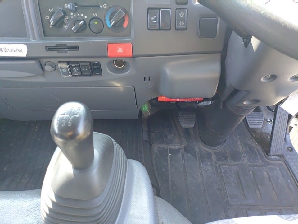 2017 Isuzu Elf auction photo 12