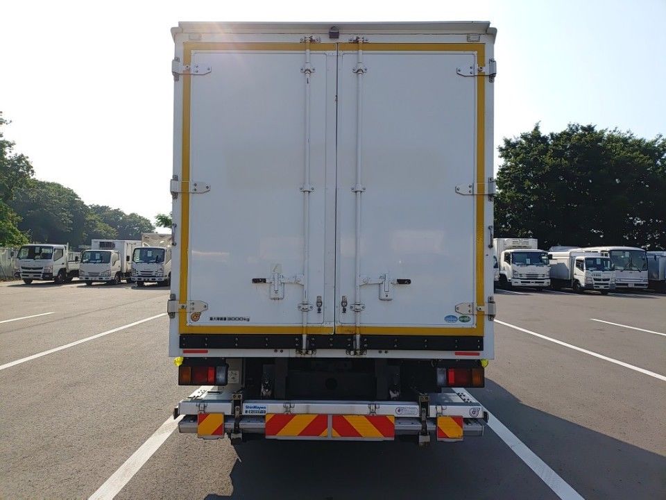 2017 Isuzu Elf auction photo 5