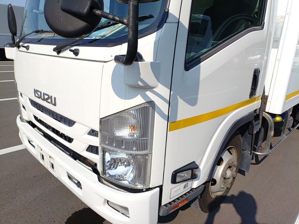 2017 Isuzu Elf auction photo 18