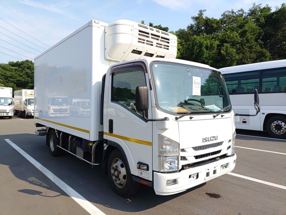 2017 Isuzu Elf auction photo 4