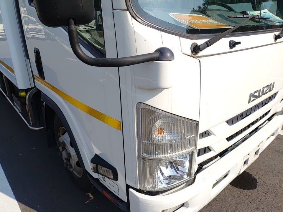 2017 Isuzu Elf auction photo 21