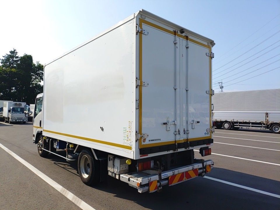 2017 Isuzu Elf auction photo 6