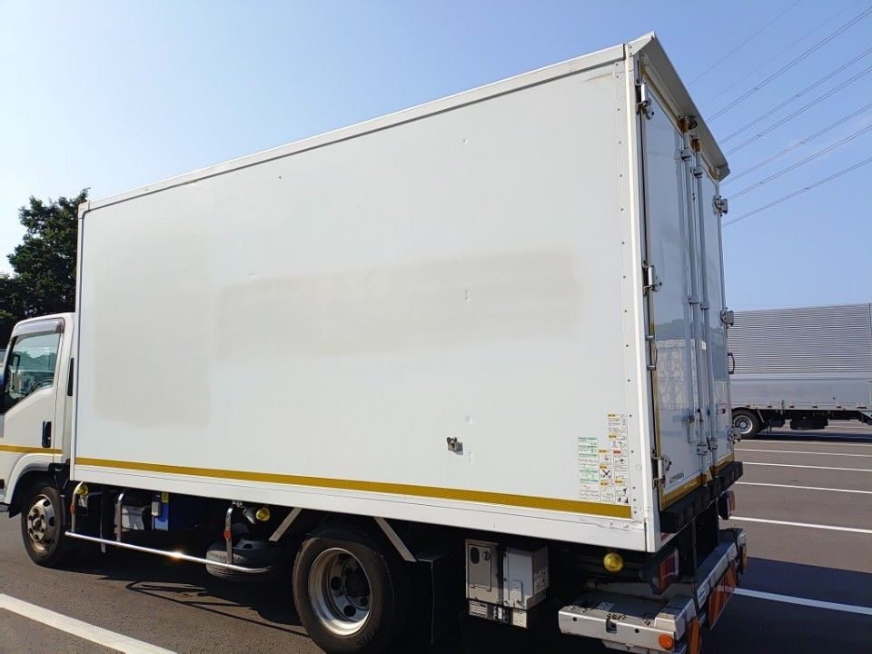 2017 Isuzu Elf auction photo 27