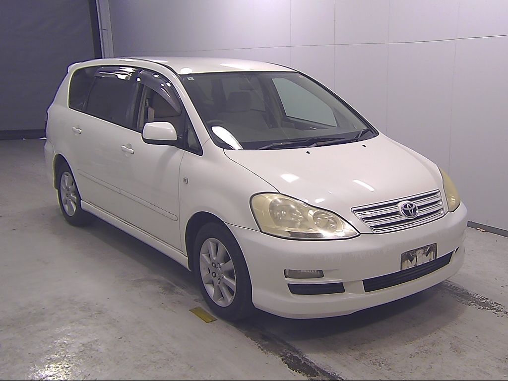 Japan Auction Vehicles 7 2005 Toyota Ipsum 240i auction photo