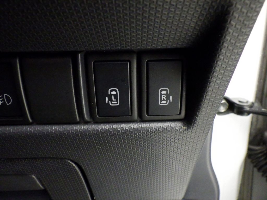 2011 Mitsubishi デリカD:2 4WD S auction photo 8