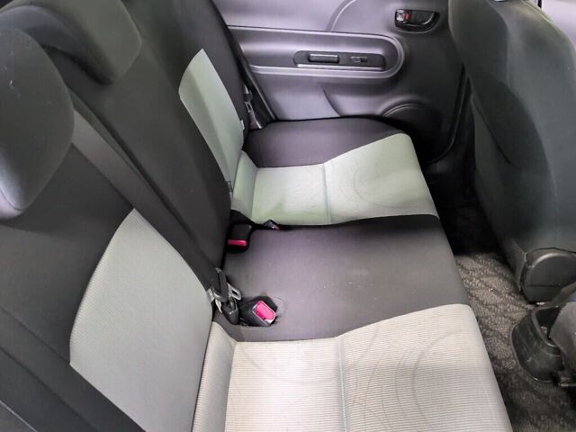 2013 Toyota Aqua S auction photo 6