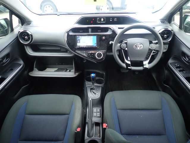 2021 Toyota Aqua S auction photo 3