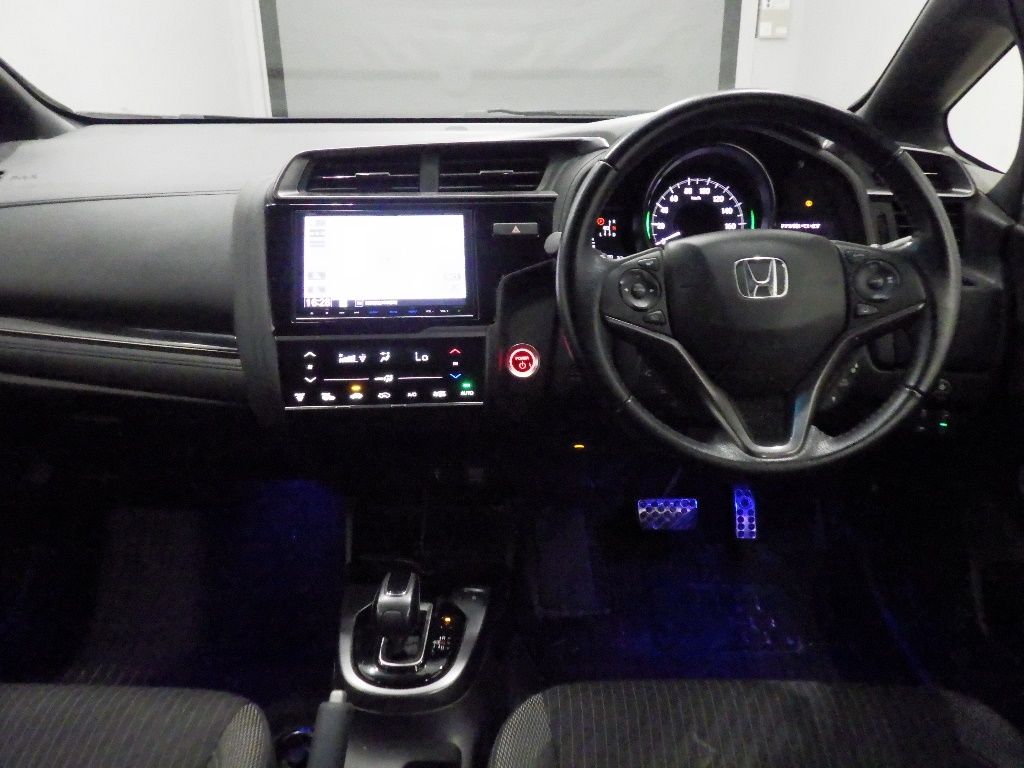 2017 Honda Fit ハイブリッドSホンダセンシング auction photo 3