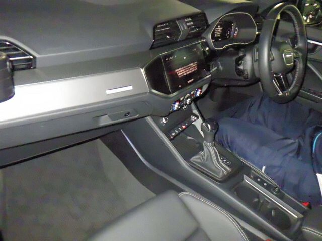 2024 Audi Q3 Sportback ダイナミックエディショ auction photo 3