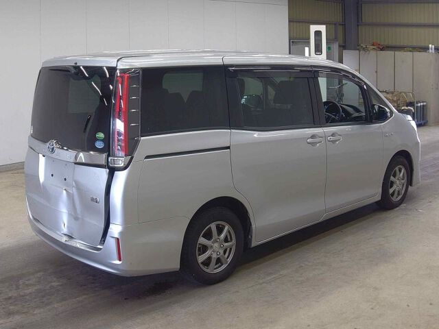 2020 Toyota Noah HV X auction photo 5