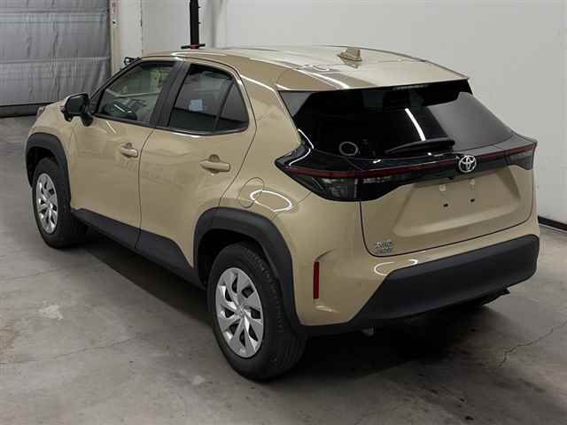 2023 Toyota Yaris Cross X auction photo 2