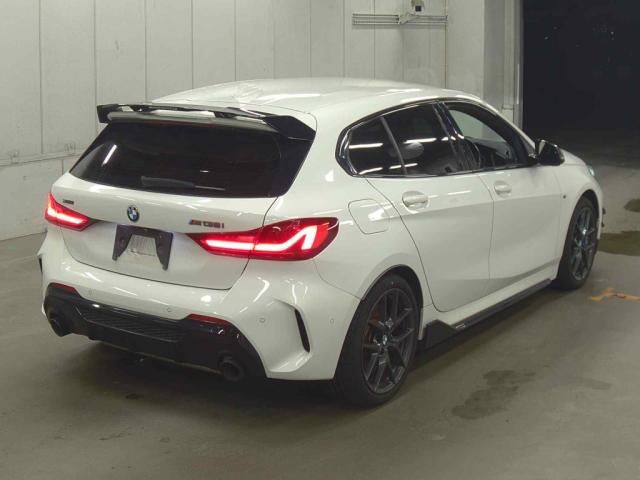 2022 BMW BMW M 135 I xDrive auction photo 3