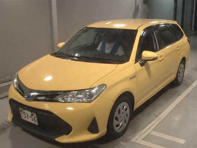 2019 Toyota Corolla Fielder hybrid auction photo 4