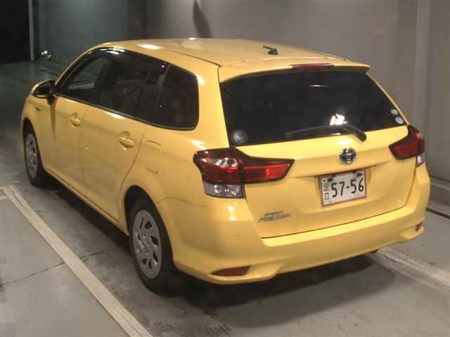 2019 Toyota Corolla Fielder hybrid auction photo 2