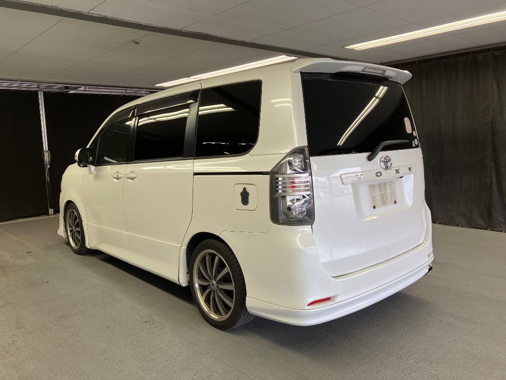 2008 Toyota Voxy Z auction photo 2