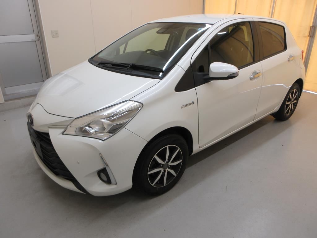 2020 Toyota ヴィッツ 5HB Hybrid F Safety Edition III auction photo 4