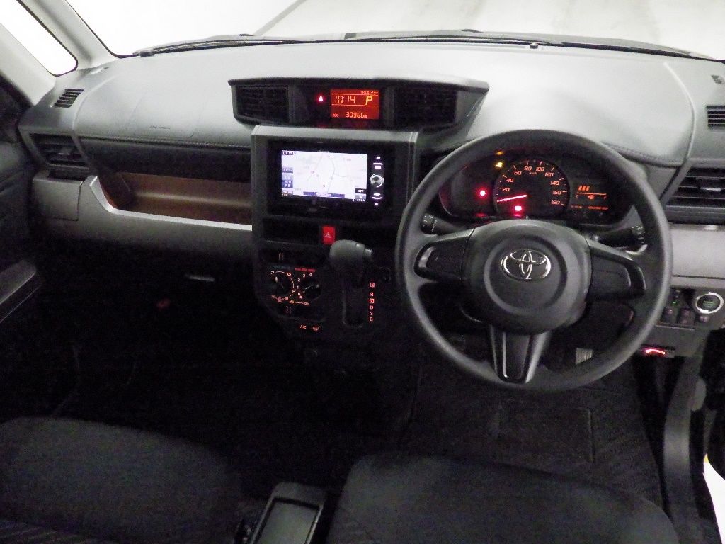 2018 Toyota Tank XS auction photo 3