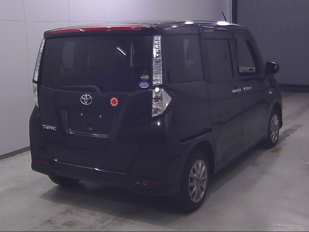 2018 Toyota Tank XS auction photo 2