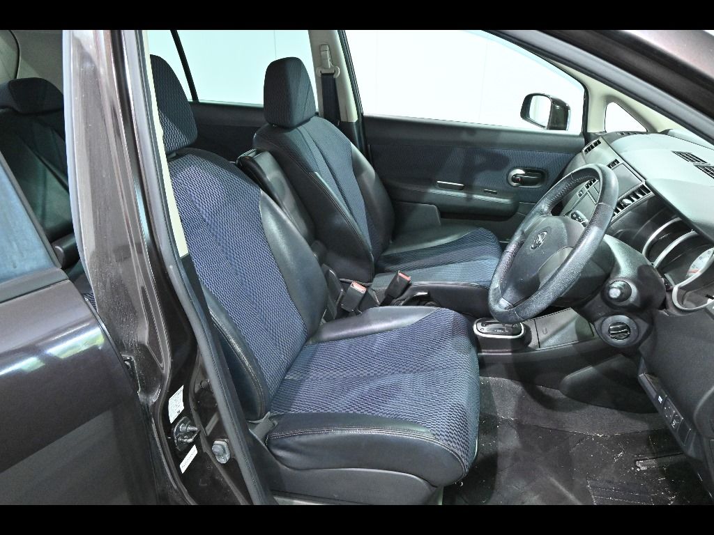 2011 Nissan ティーダ 15M SV+プラズマ auction photo 6