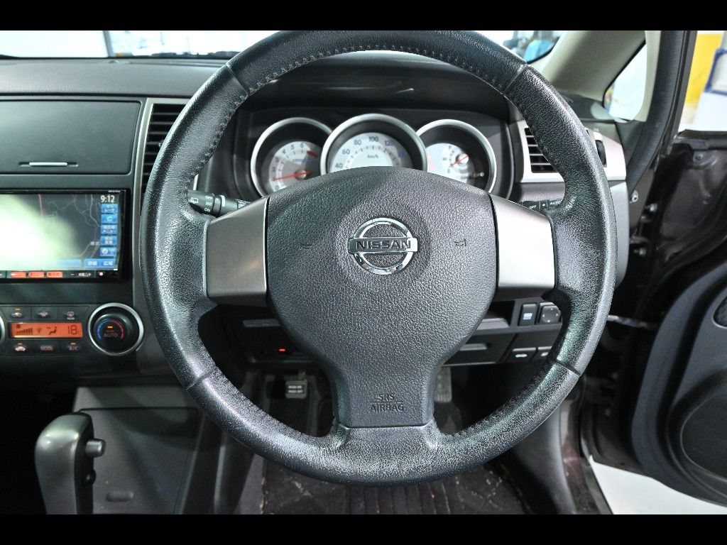 2011 Nissan ティーダ 15M SV+プラズマ auction photo 9