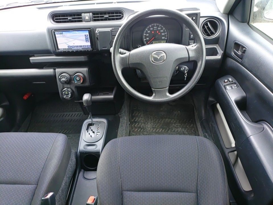 2019 Mazda ファミリア auction photo 3