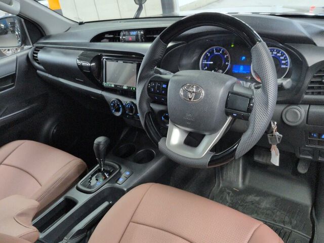 2018 Toyota Hilux 4WD auction photo 6