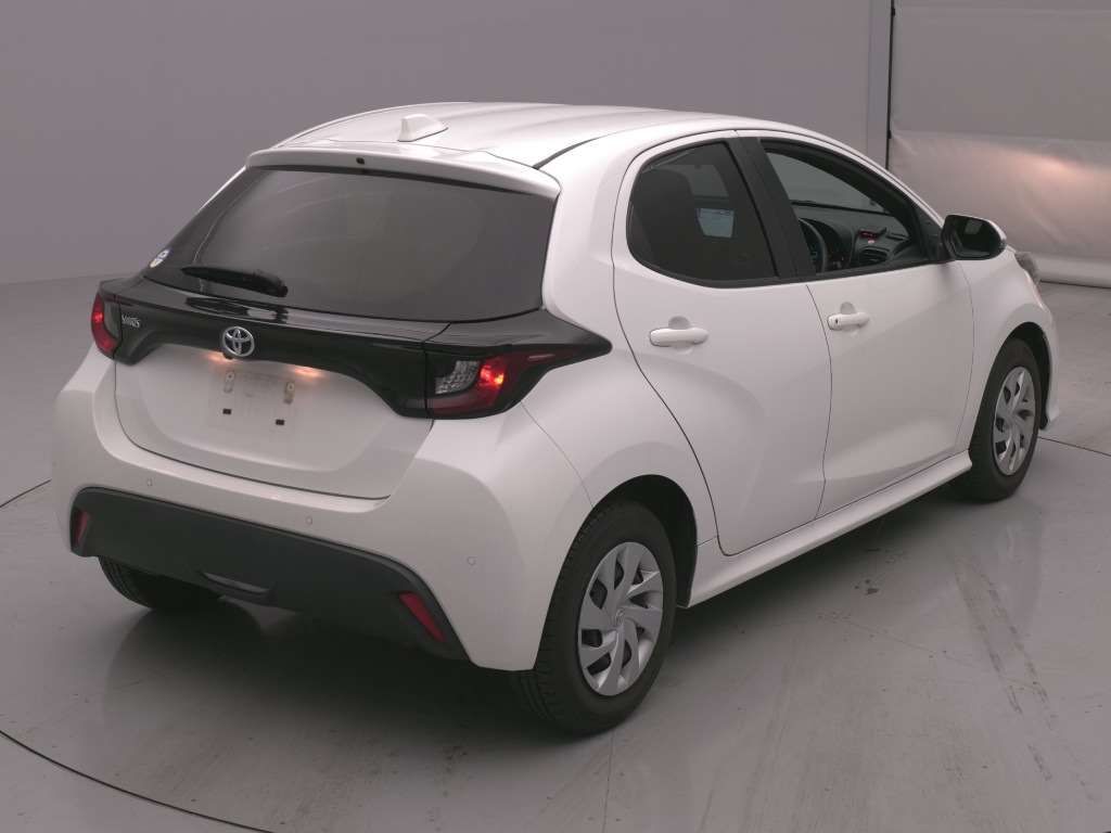 2021 Toyota Yaris X auction photo 2