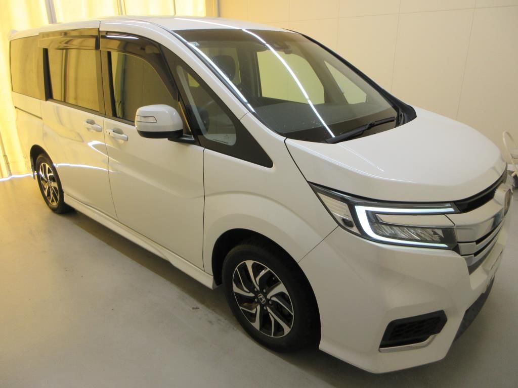 Japan Auction Vehicles 11 2021 Honda Stepwgn 4WD Honda Sensing 8-seater auction photo