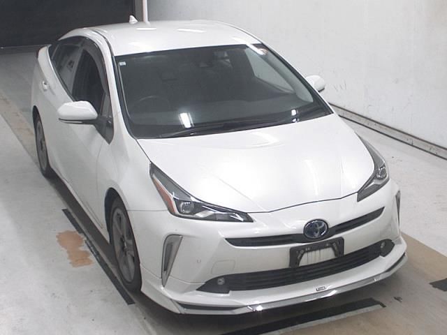 2021 Toyota Prius Aツーリングセレクション Japan auction vehicle