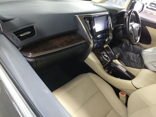 2021 Toyota Alphard 3.5GF 4WD auction photo 3