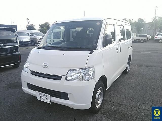 2014 Toyota タウンエース バン 5D 4WD GL 0.7トン auction photo 2