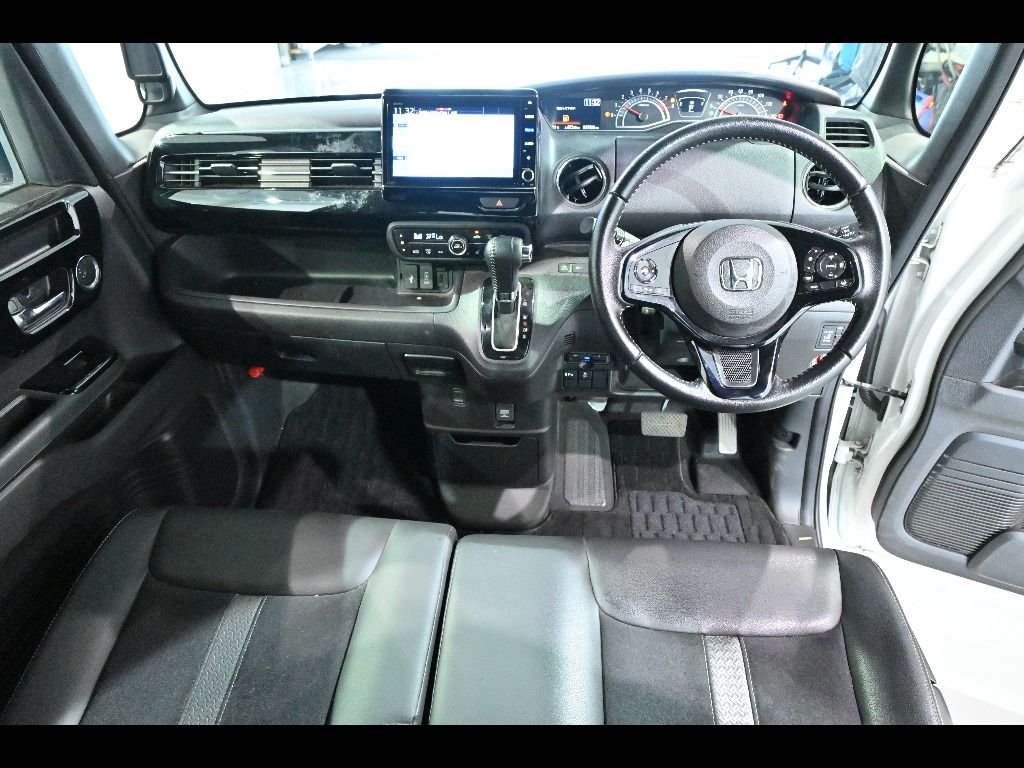 2021 Honda N-BOX カスタムLターボ auction photo 3