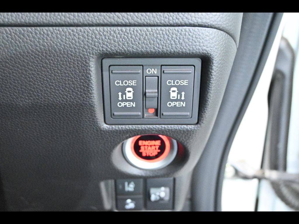 2021 Honda N-BOX カスタムLターボ auction photo 11