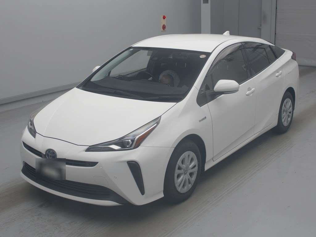 Japan Auction Vehicles 4 2019 Toyota Prius S 4WD auction photo