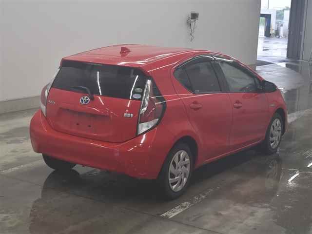 2015 Toyota Aqua S auction photo 5