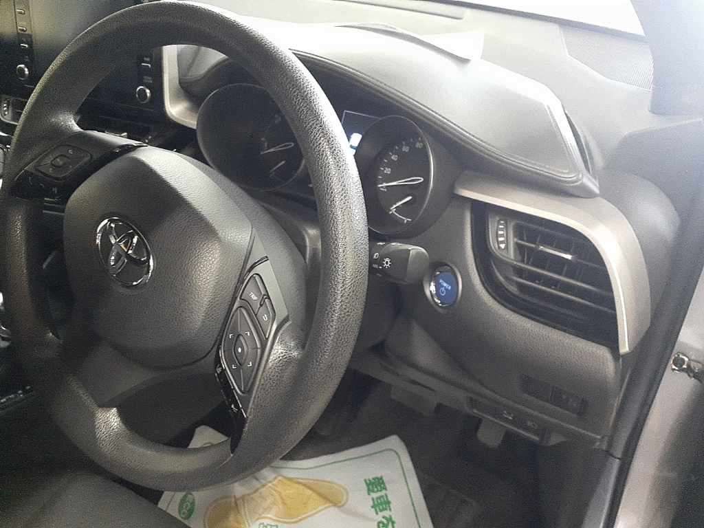 2021 Toyota C-HR S auction photo 9