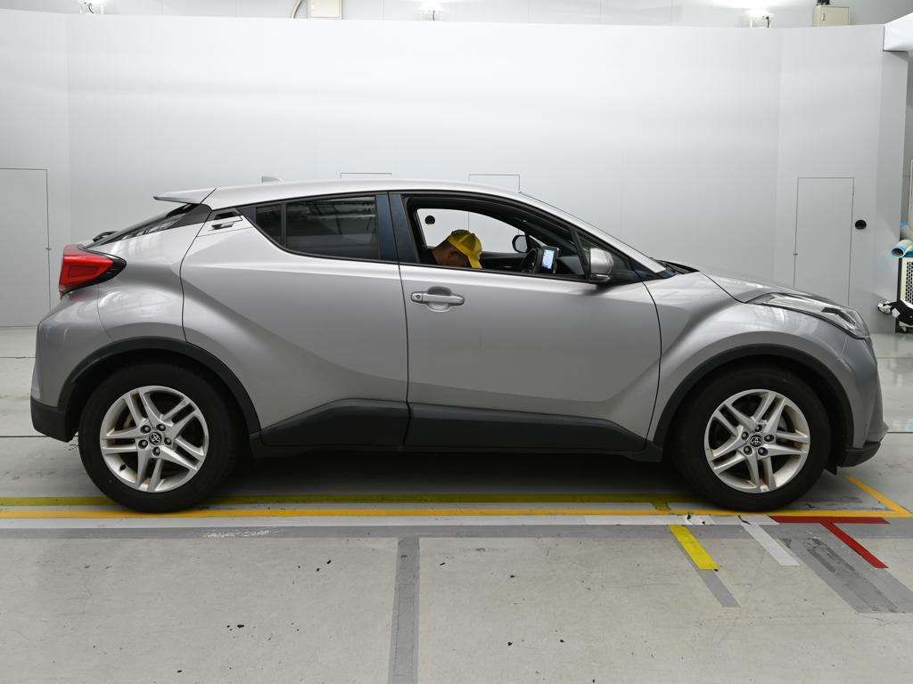 2021 Toyota C-HR S auction photo 3