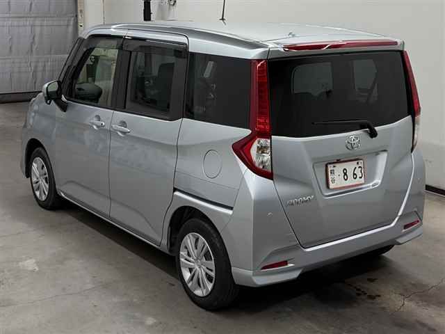 2022 Toyota Roomy G auction photo 2