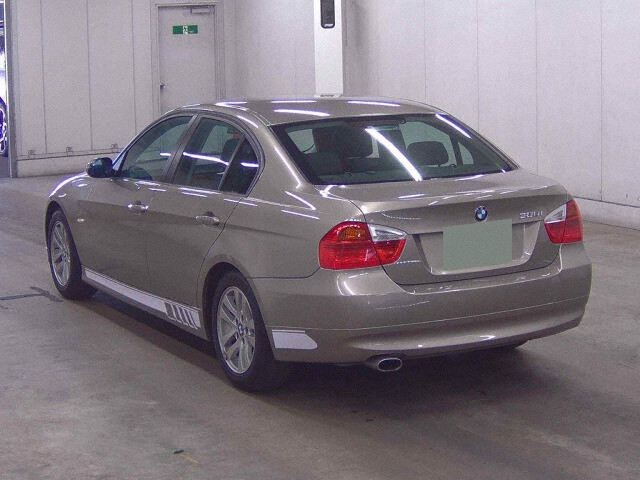 2009 BMW 3 Series 320I auction photo 2