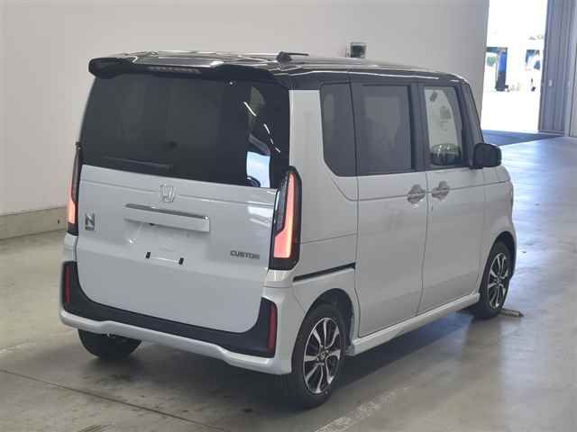 2026 Honda N_BOXカスタム Two-tone coordinated style auction photo 5